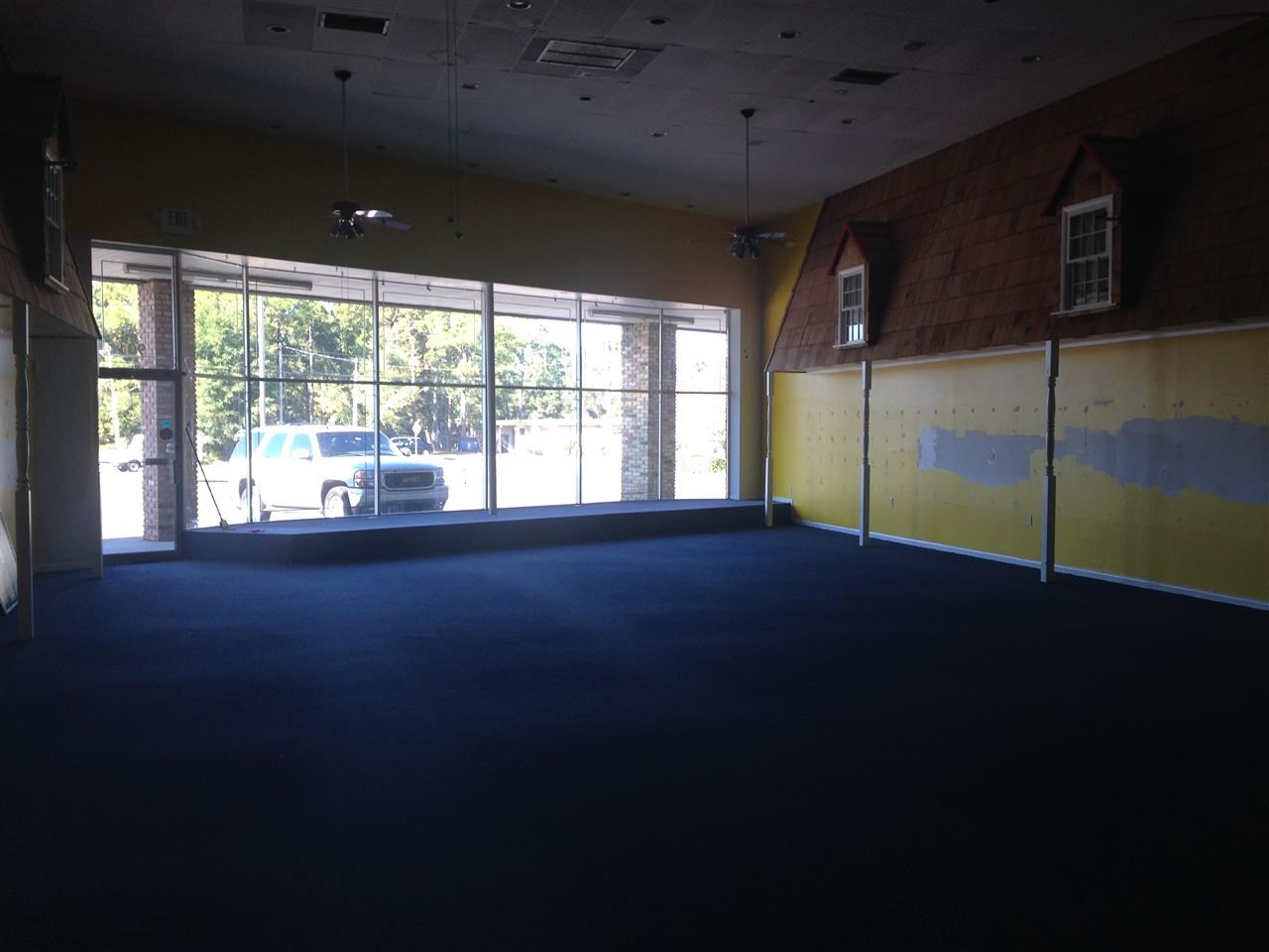 901 E FAIRFIELD DR, Pensacola, FL 32504