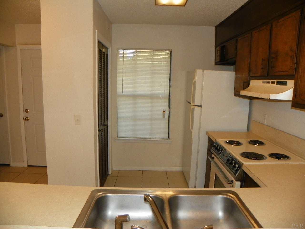 3815 CREIGHTON RD, Pensacola, FL 32504