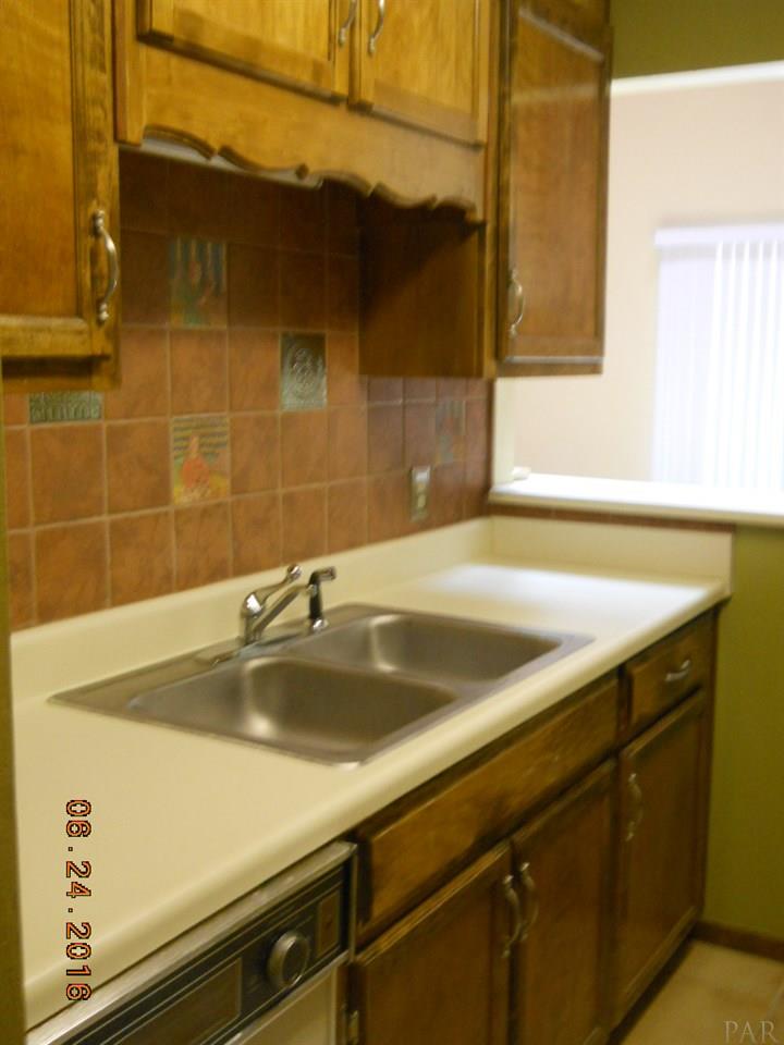 2831 VILLAGER CIR, Pensacola, FL 32504
