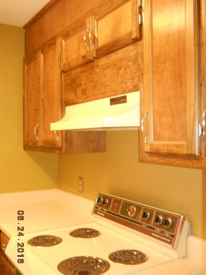 2831 VILLAGER CIR, Pensacola, FL 32504