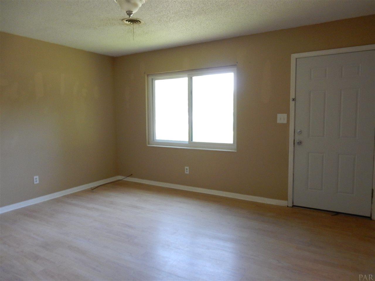 3735 CREIGHTON RD, Pensacola, FL 32504