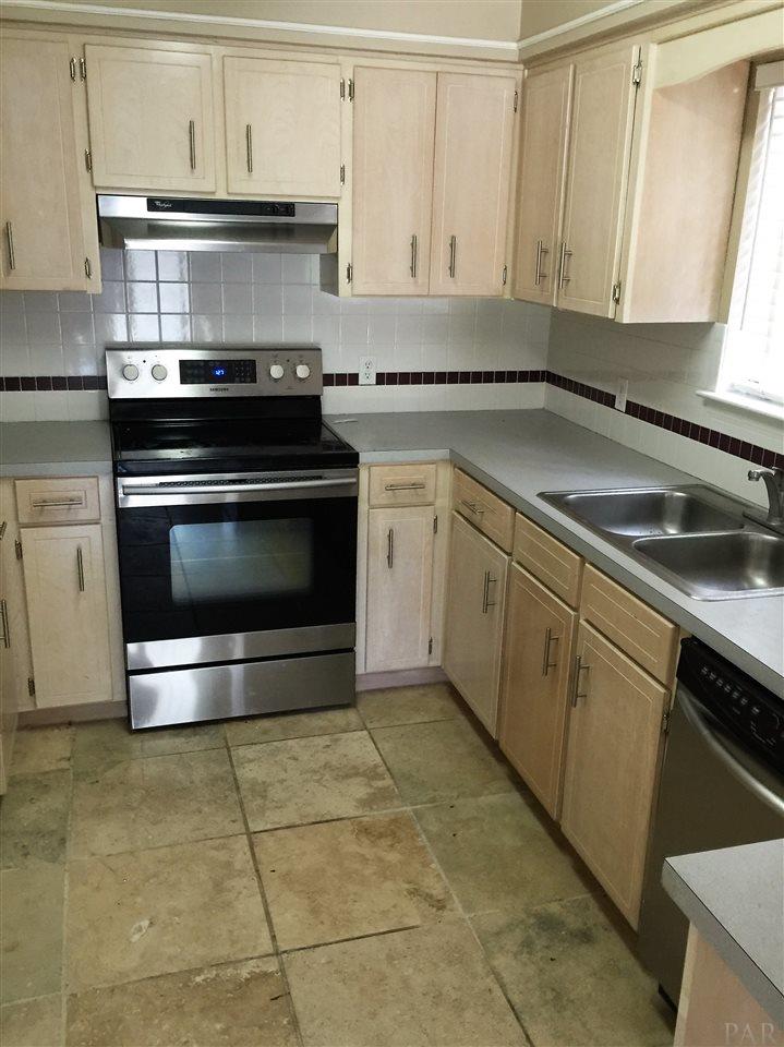6138 ALICIA DR, Pensacola, FL 32504