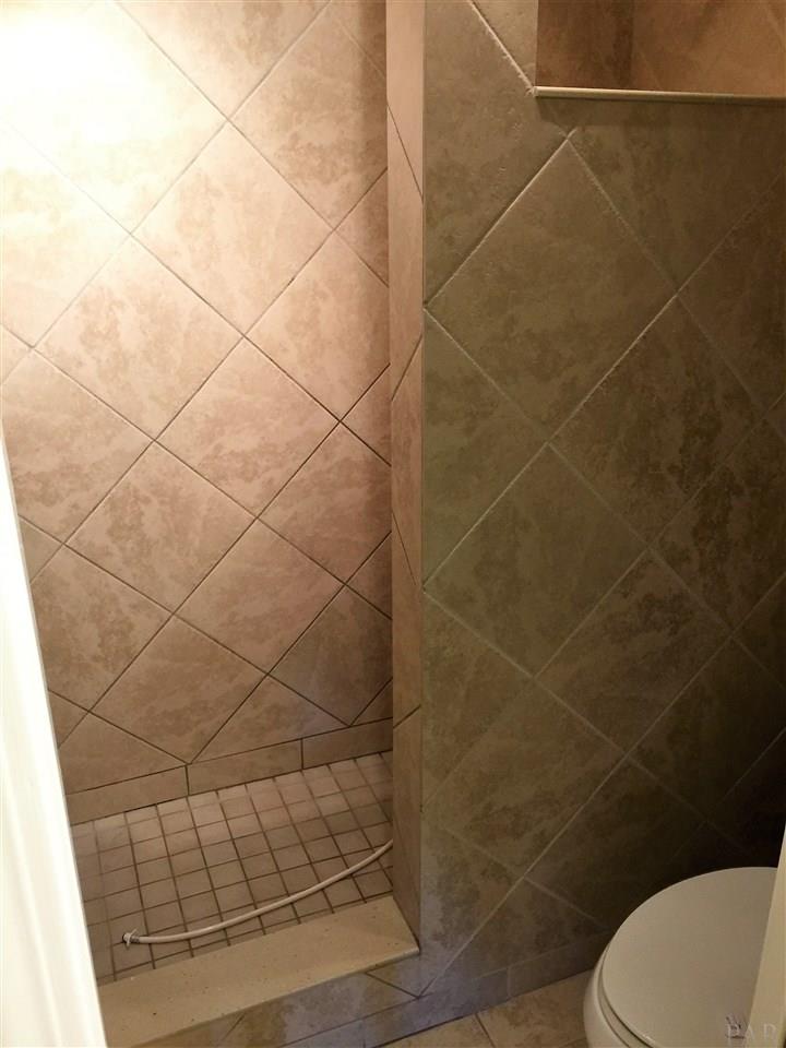 6138 ALICIA DR, Pensacola, FL 32504