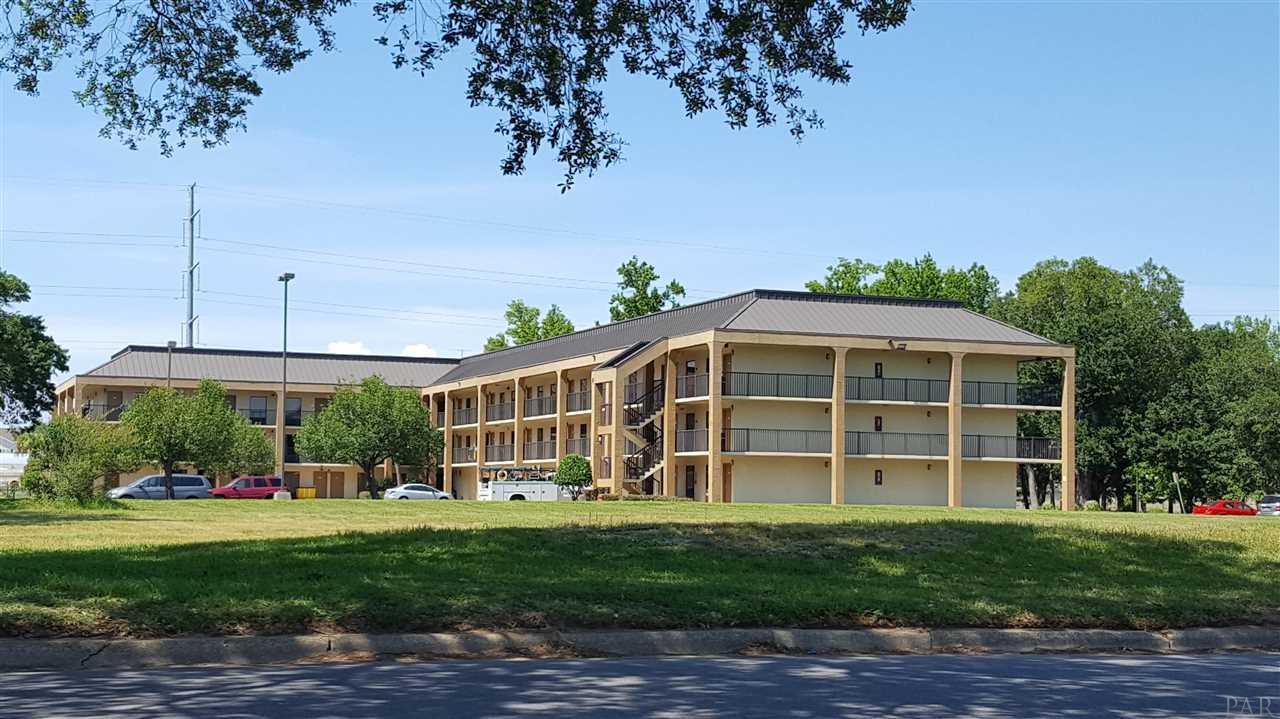 7100 PLANTATION RD, Pensacola, FL 32504