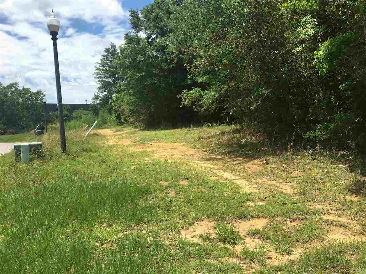 685 FARMINGTON RD, Pensacola, FL 32504
