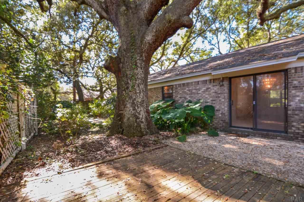 7474 BAYWOODS LN, Pensacola, FL 32504
