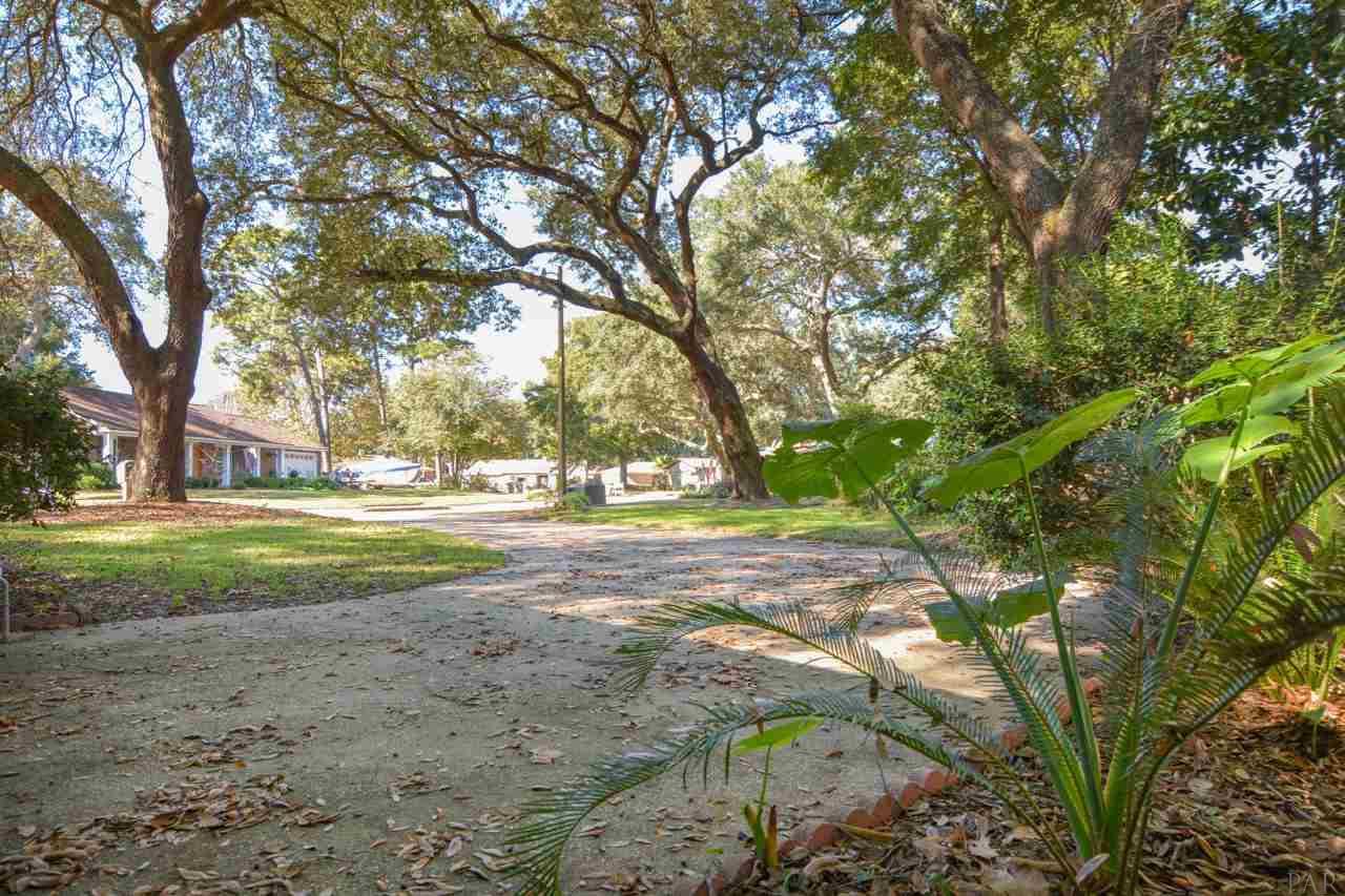 7474 BAYWOODS LN, Pensacola, FL 32504