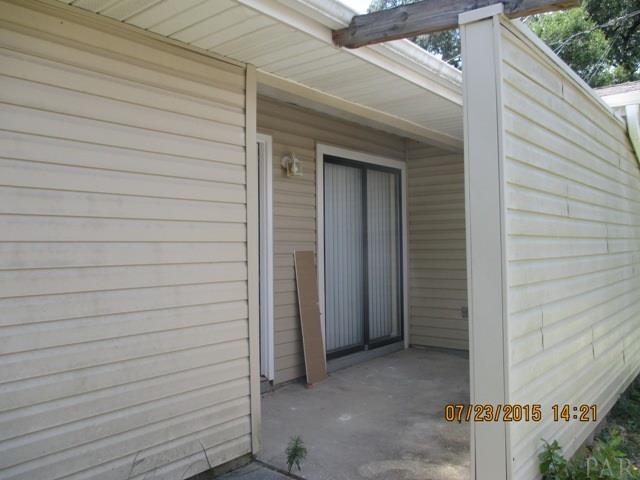 6326 W FAIRFIELD DR, Pensacola, FL 32505
