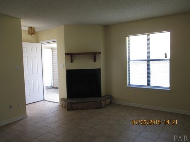 6326 W FAIRFIELD DR, Pensacola, FL 32505