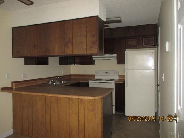 6326 W FAIRFIELD DR, Pensacola, FL 32505