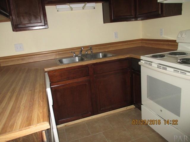 6326 W FAIRFIELD DR, Pensacola, FL 32505