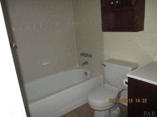 6326 W FAIRFIELD DR, Pensacola, FL 32505