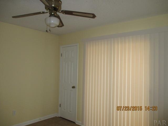 6326 W FAIRFIELD DR, Pensacola, FL 32505