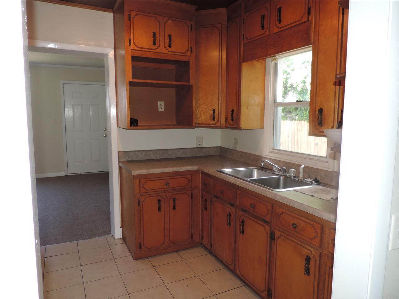 2824 W Gonzalez St, Pensacola, FL 32505