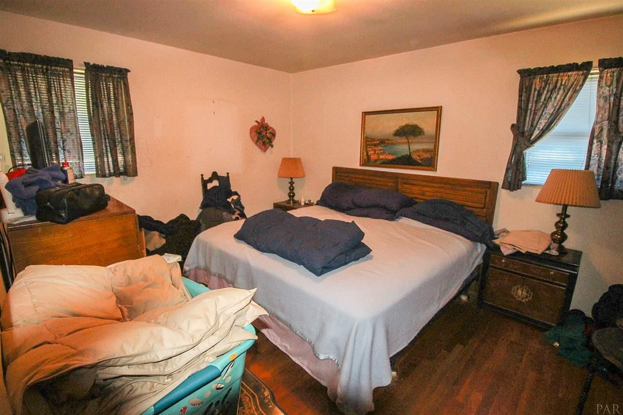 6302 FAIRVIEW DR, Pensacola, FL 32505