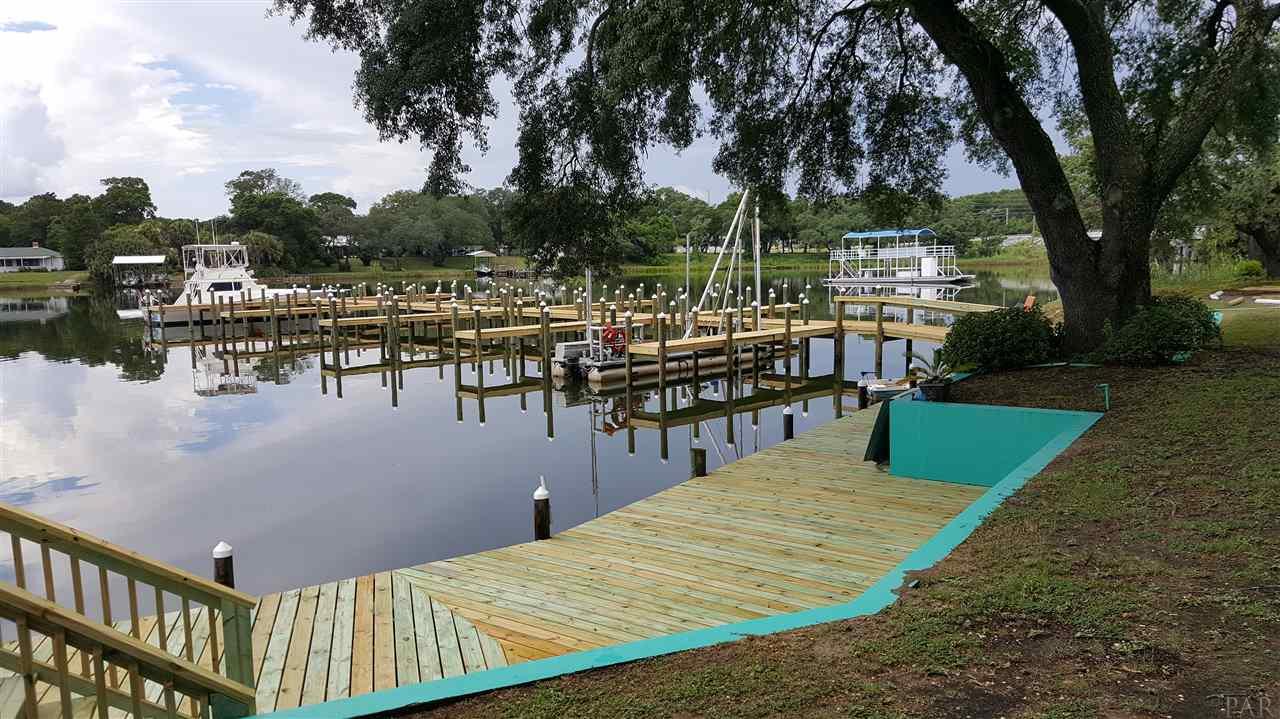 201 S STILLMAN ST, Pensacola, FL 32505