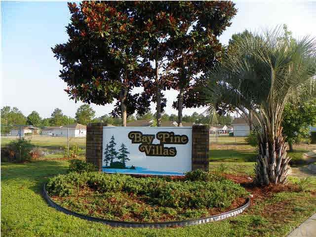8935 FOREST OAK DR, Pensacola, FL 32506