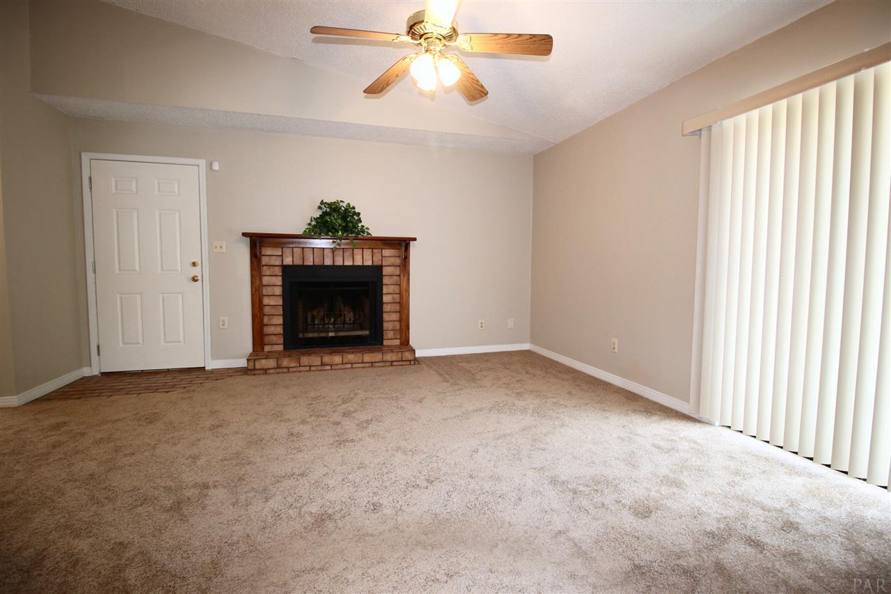7225 W FAIRFIELD DR, Pensacola, FL 32506