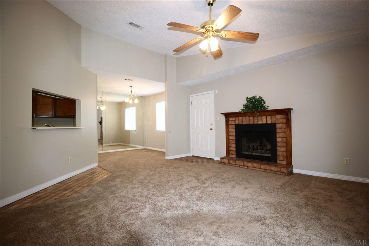 7225 W FAIRFIELD DR, Pensacola, FL 32506
