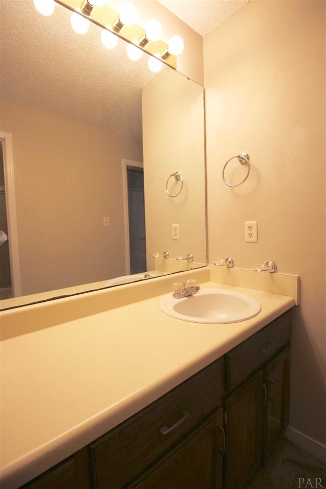 7225 W FAIRFIELD DR, Pensacola, FL 32506