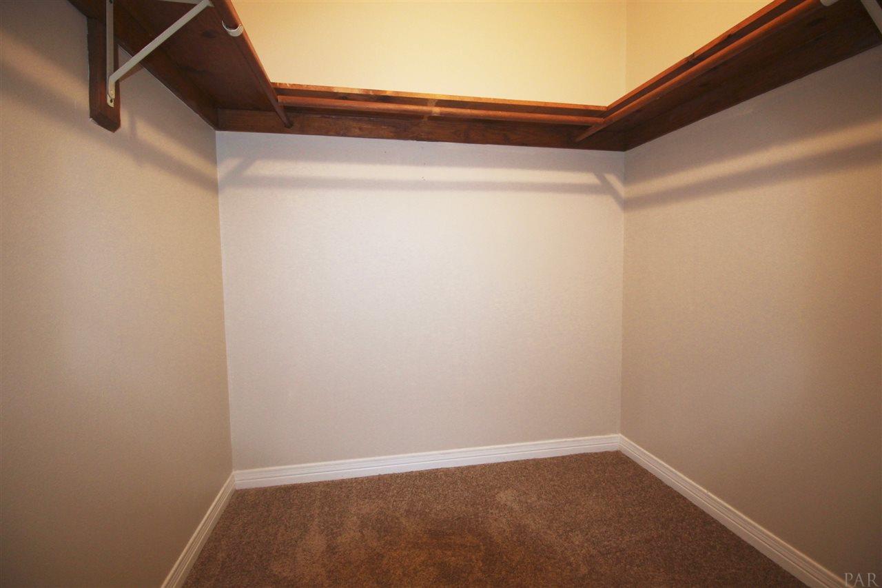 7225 W FAIRFIELD DR, Pensacola, FL 32506