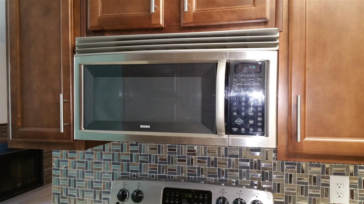 7225 W FAIRFIELD DR, Pensacola, FL 32506
