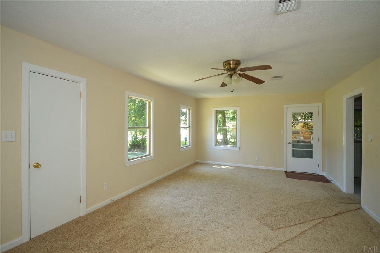 4 REDWOOD CIR, Pensacola, FL 32506