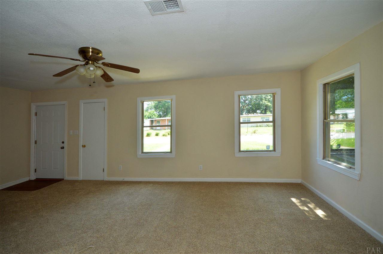 4 REDWOOD CIR, Pensacola, FL 32506