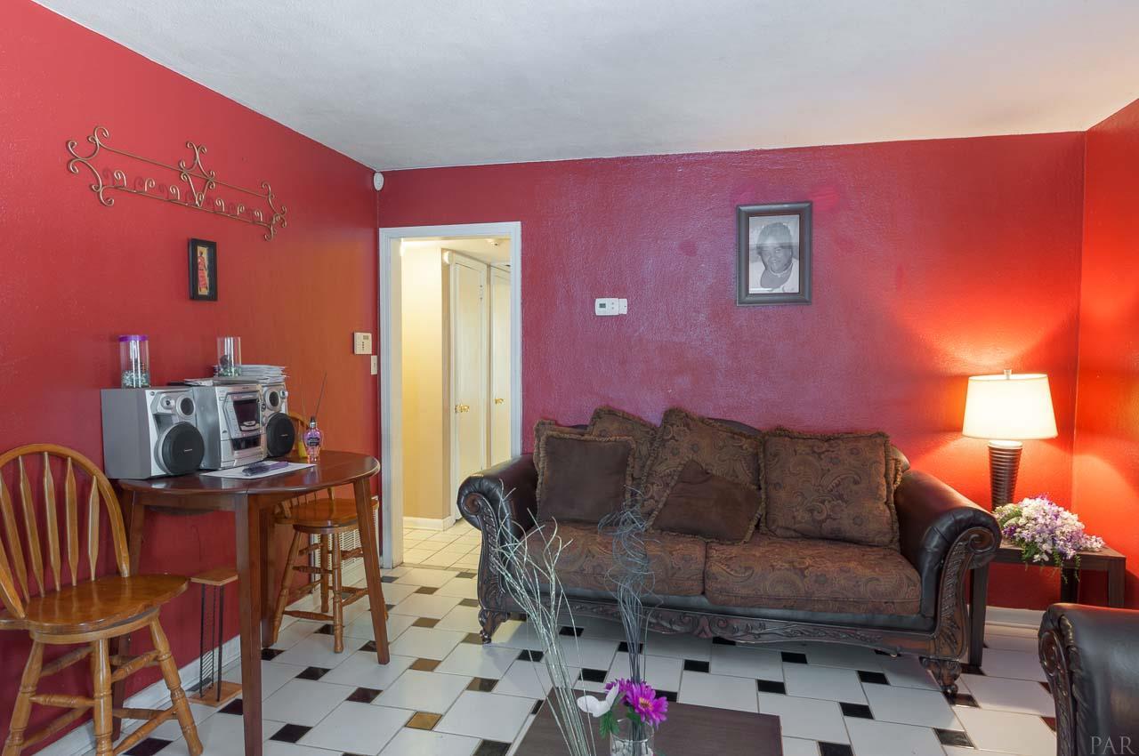 5529 LYNWOOD RD, Pensacola, FL 32506