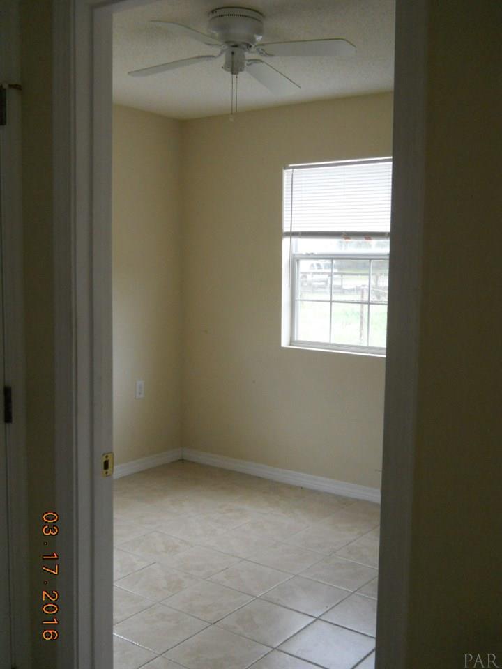 4 ELLIS DR, Pensacola, FL 32507