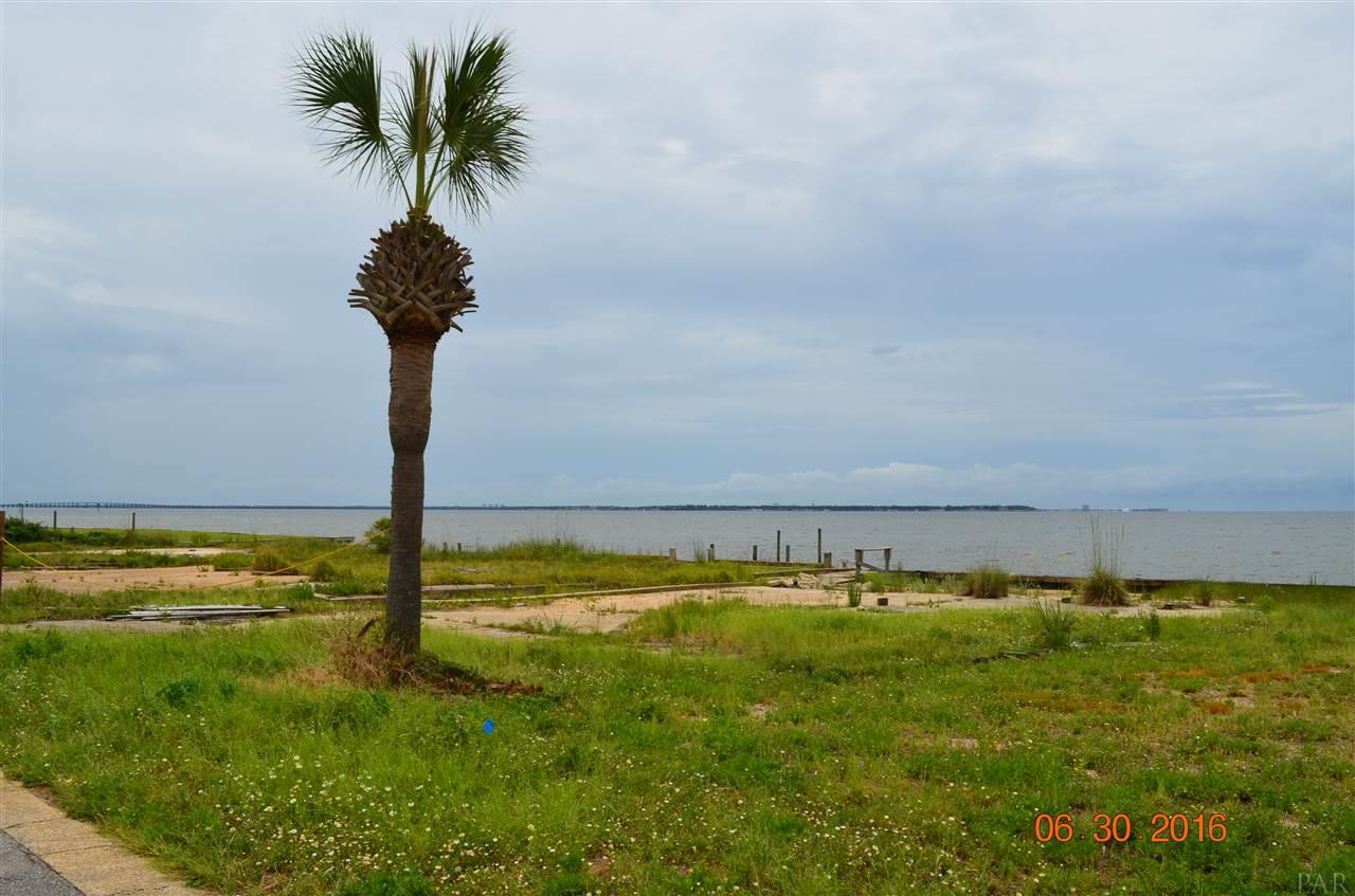 42 BAYSHORE DR, Pensacola, FL 32507