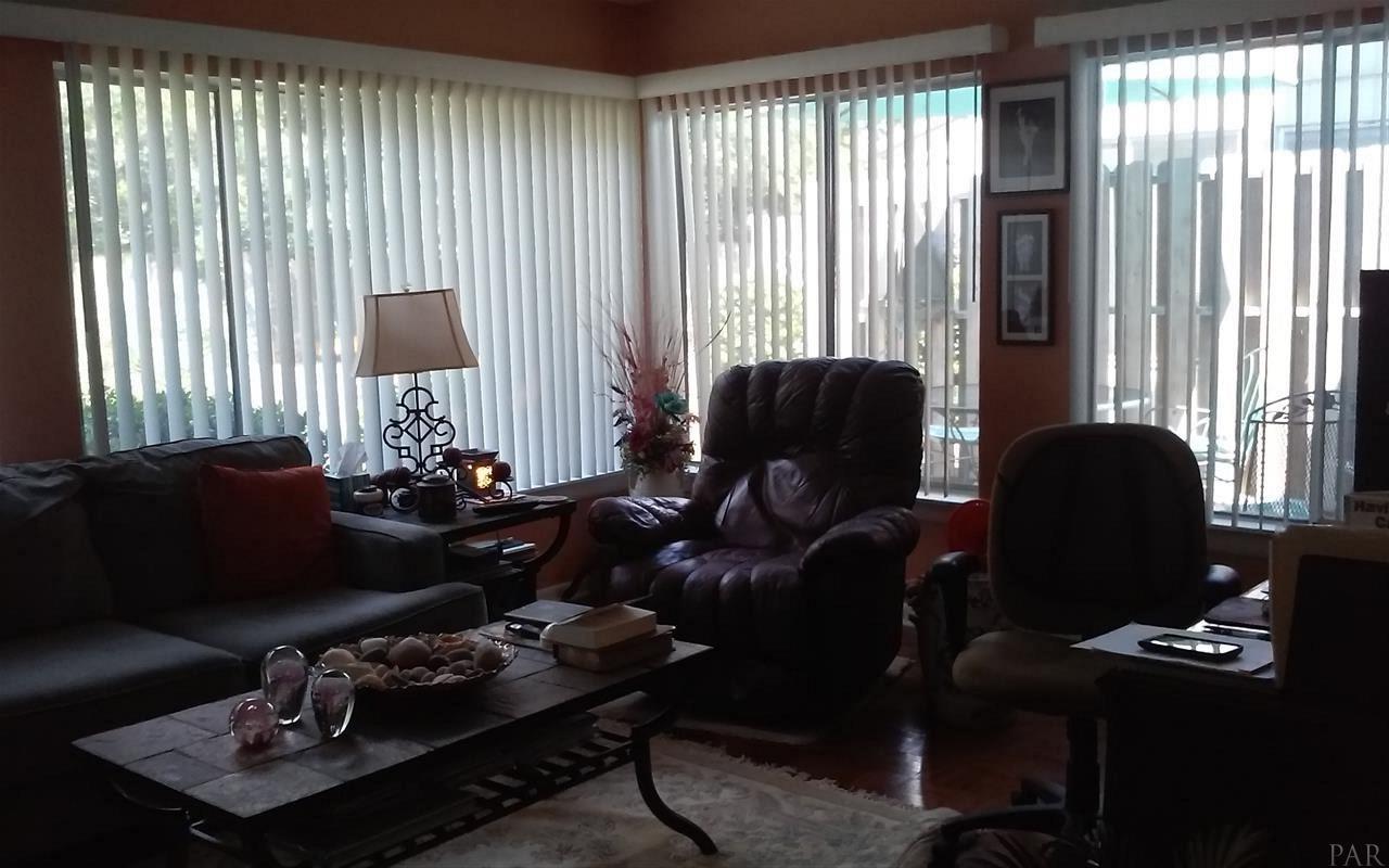 4707 HURON DR, Pensacola, FL 32507