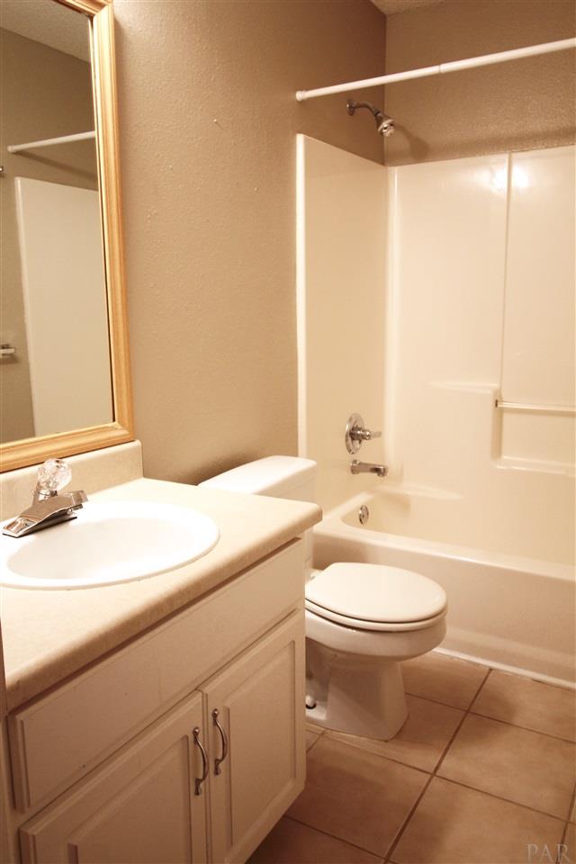 2446 REDOUBT AVE, Pensacola, FL 32507