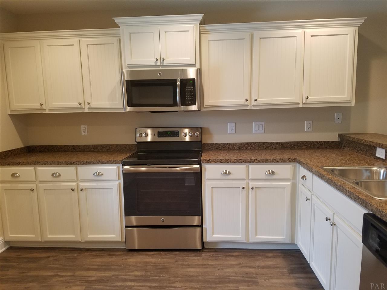 143 COTTAGE VIEW DR, Pensacola, FL 32507