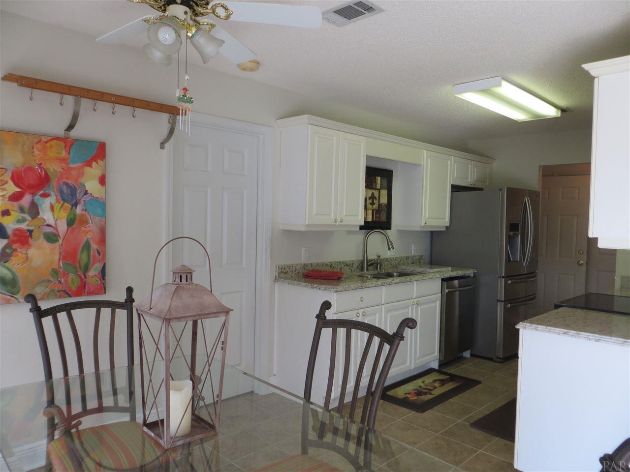 2125 CORAL CREEK DR, Pensacola, FL 32507