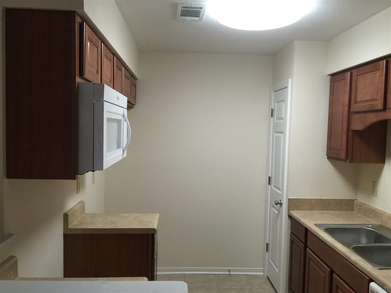 8360 COUNTRY WALK DR, Pensacola, FL 32514