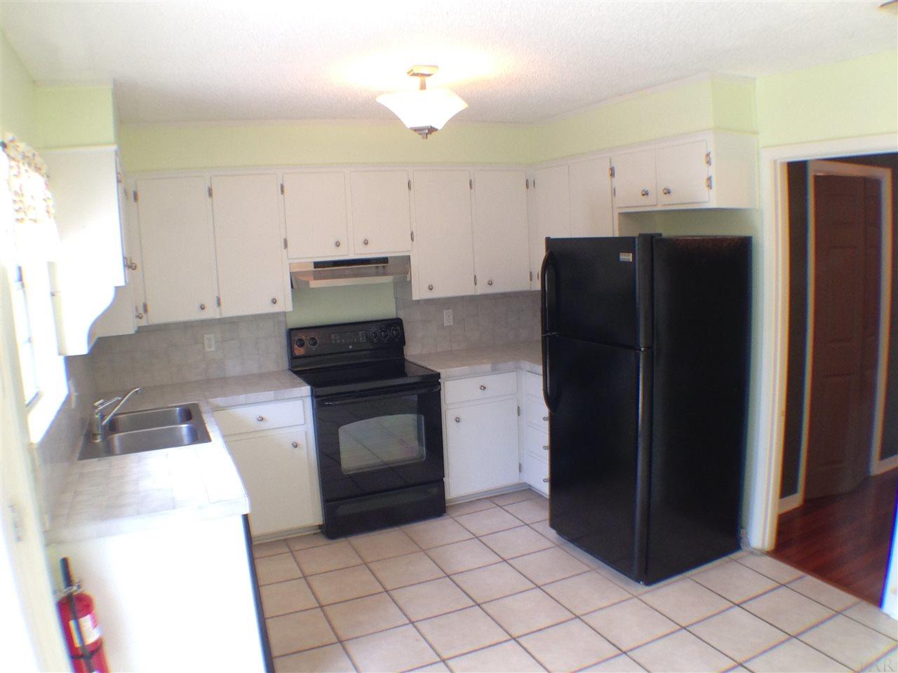 8101 TIPPIN AVE, Pensacola, FL 32514