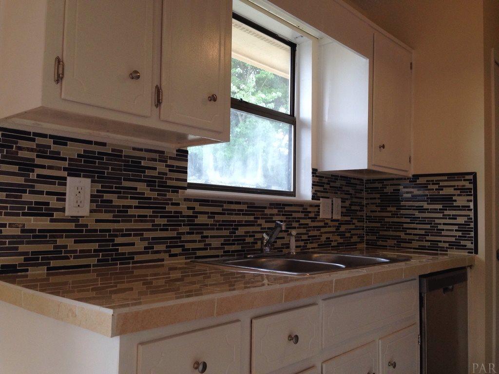 8438 HARBOUR SQ DR, Pensacola, FL 32514