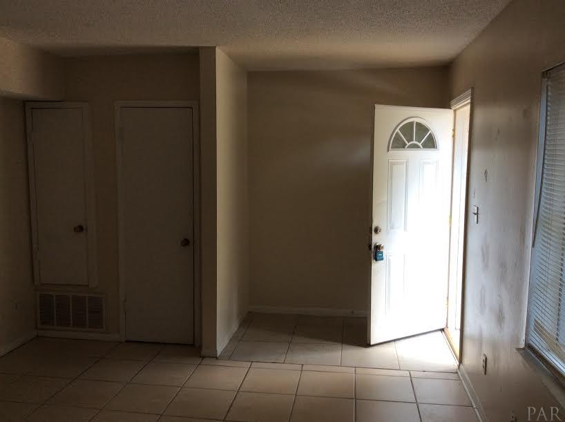 3525 N BLUE ANGEL PKWY, Pensacola, FL 32526