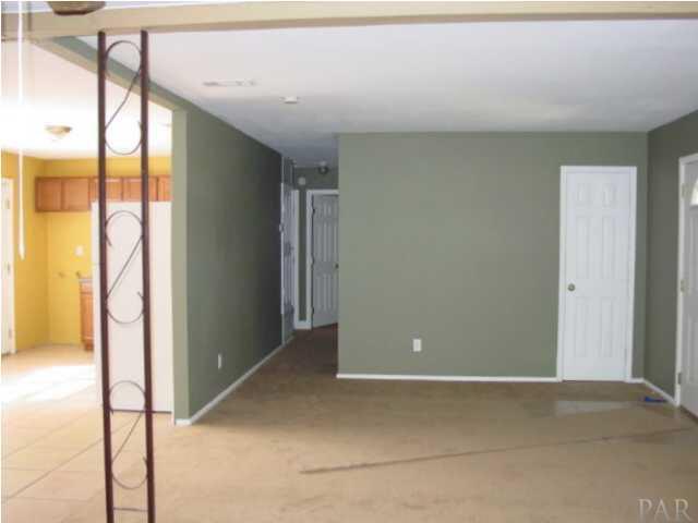 5625 GRAYMONT LN, Pensacola, FL 32526