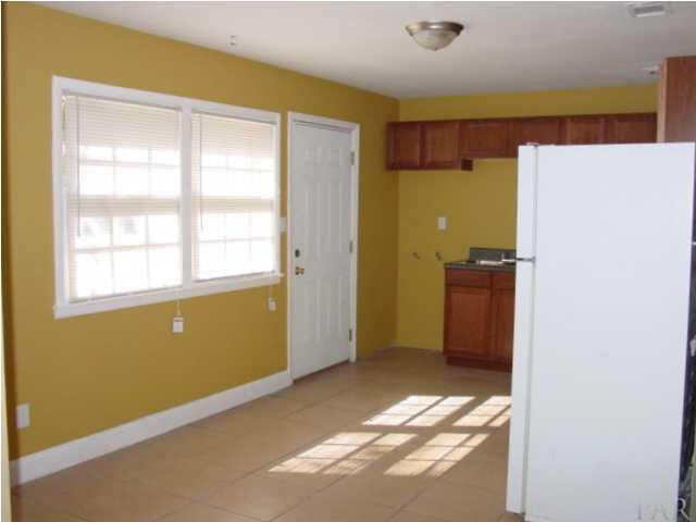 5625 GRAYMONT LN, Pensacola, FL 32526
