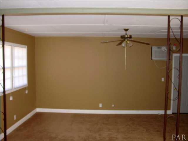 5625 GRAYMONT LN, Pensacola, FL 32526