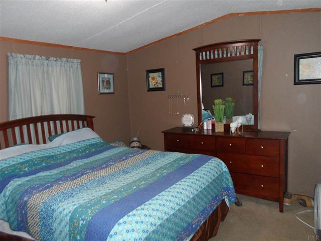 7930 Stallworth Ln, Pensacola, FL 32526