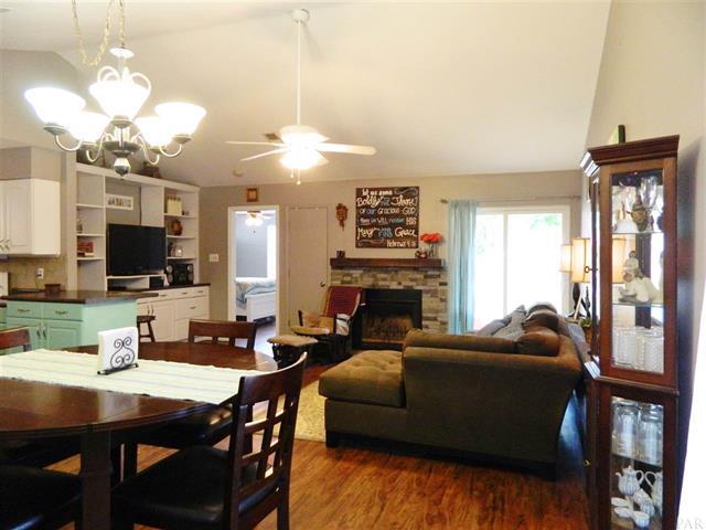 6207 Forest Pines Dr, Pensacola, FL 32526