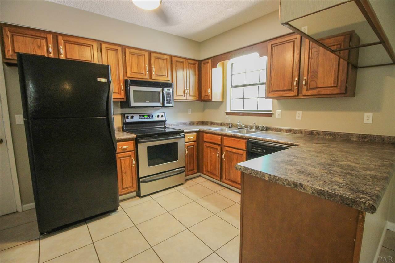 9430 KAINUI DR, Pensacola, FL 32526