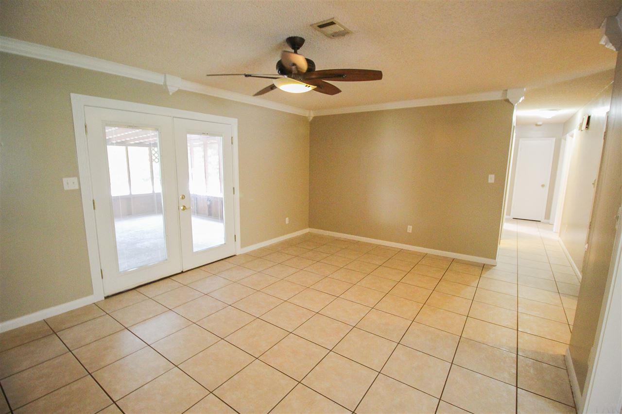 9430 KAINUI DR, Pensacola, FL 32526