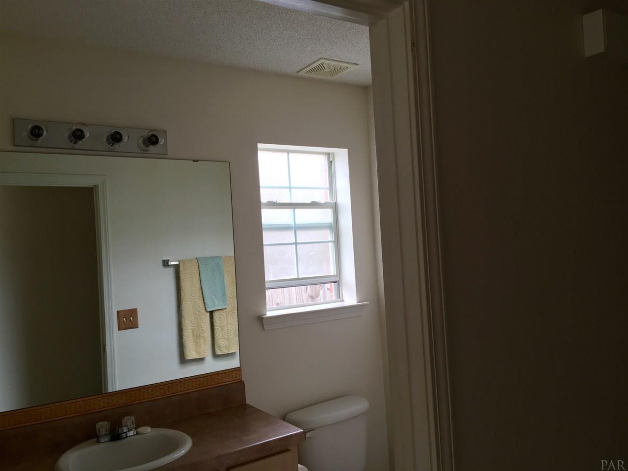 3320 Linger Ct, Pensacola, FL 32526
