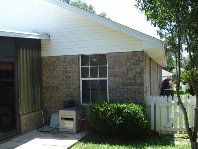 2348 CADDY SHACK LN, Pensacola, FL 32526