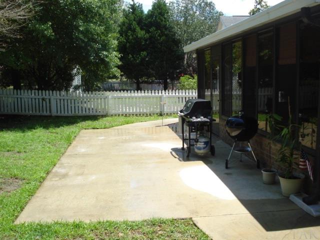 2348 CADDY SHACK LN, Pensacola, FL 32526