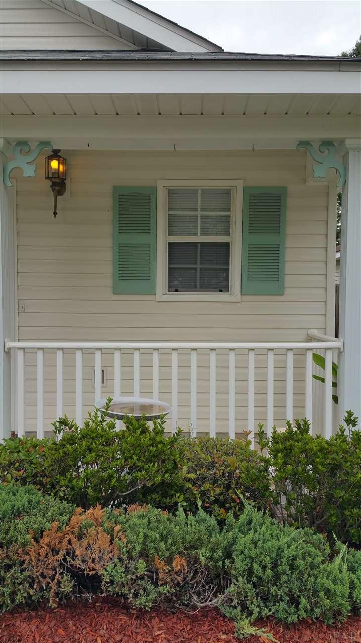 2491 Trailwood Dr, Cantonment, FL 32533